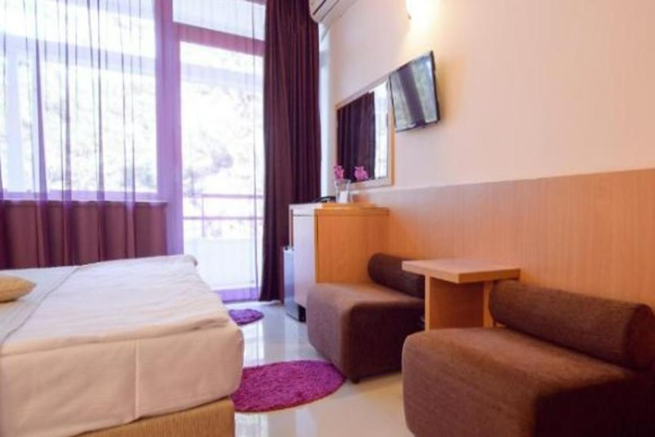 Hotel Sara Neptun Luaran gambar