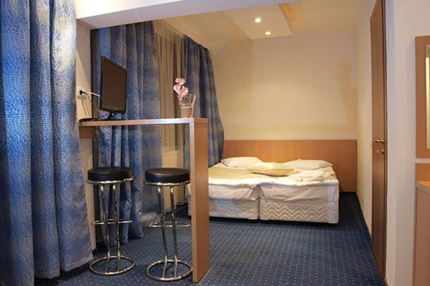 Hotel Sara Neptun Luaran gambar